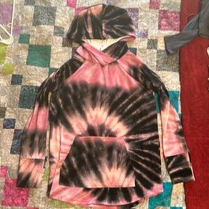 Lularoe amber from breast cancer collection